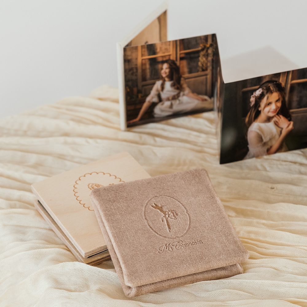Little Folio communion 2